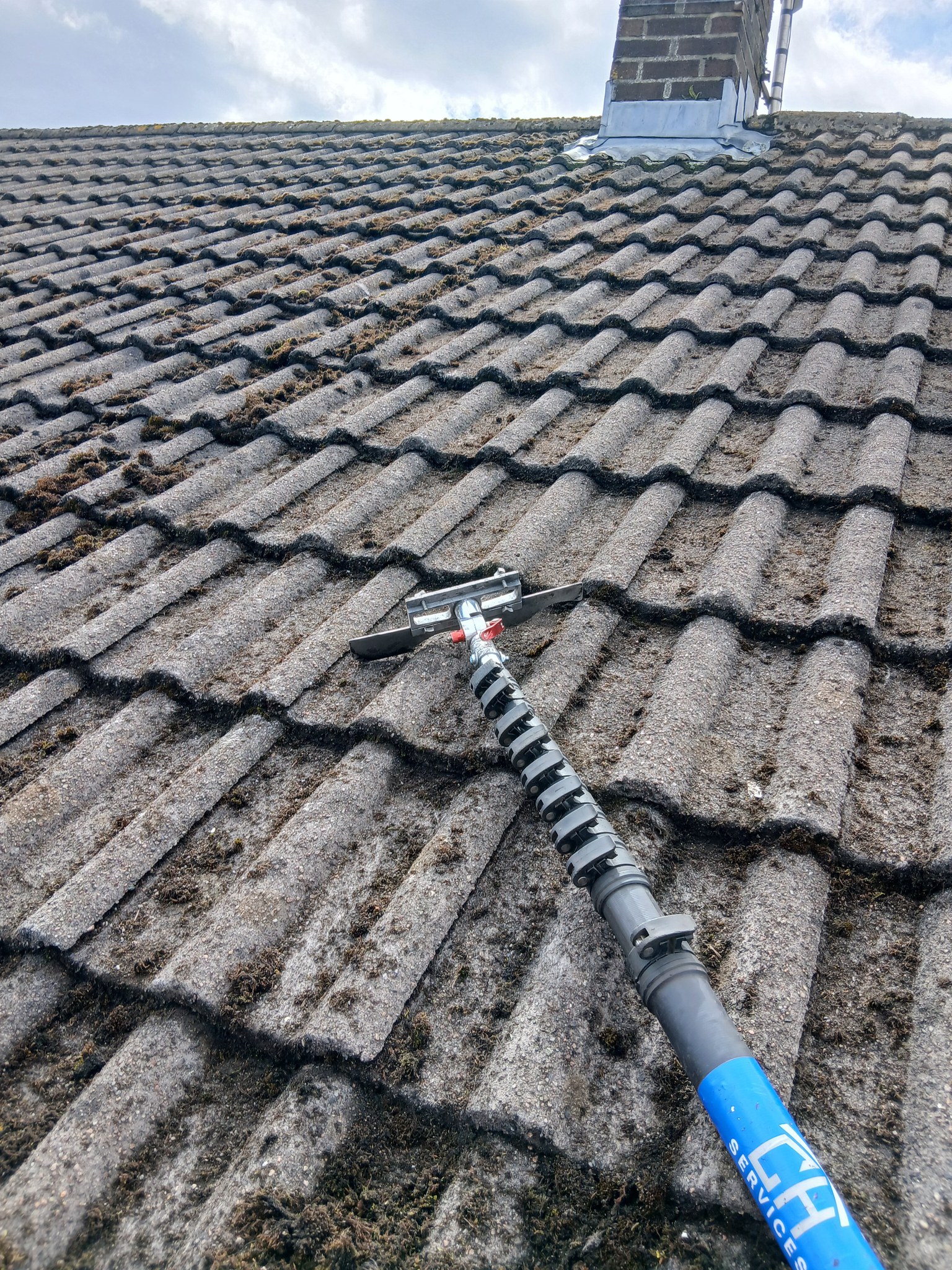 530599418_122228353142176501_6422404025438011007_n roof scraping services in Magherafelt